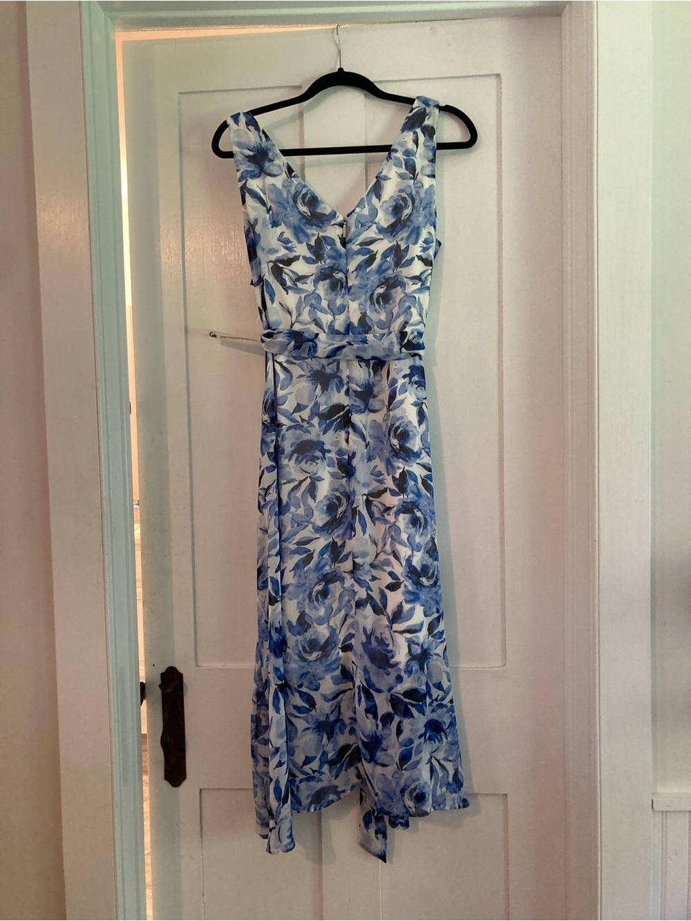 Karl Lagerfeld White and Blue Floral V-Neck Midi Dress - Picture 2 of 5
